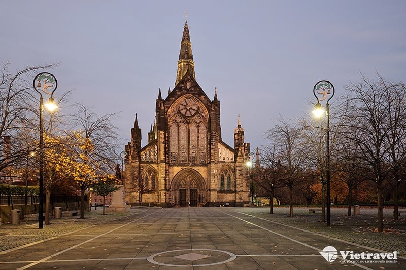 LIVERPOOL – GLASGOW (Ăn ba bữa)